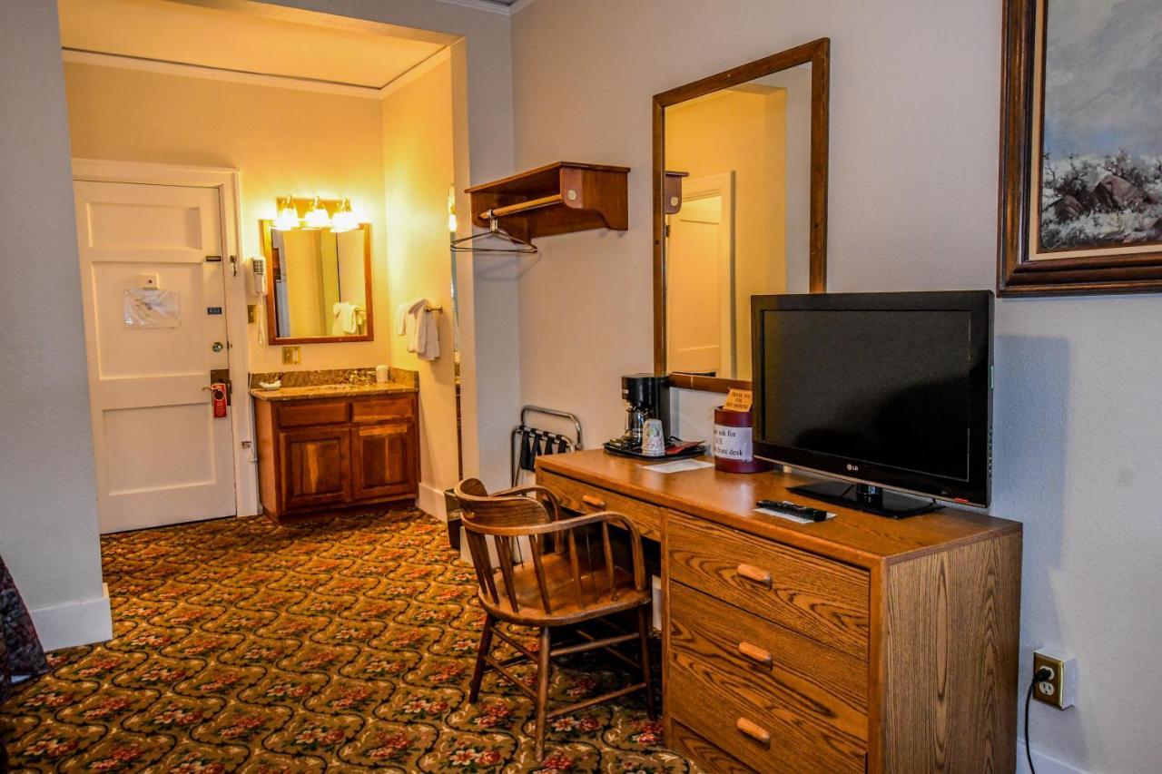 Irma Hotel Cody Exterior foto